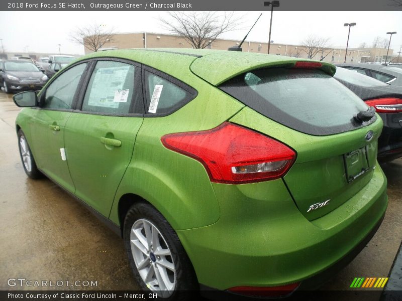 Outrageous Green / Charcoal Black 2018 Ford Focus SE Hatch