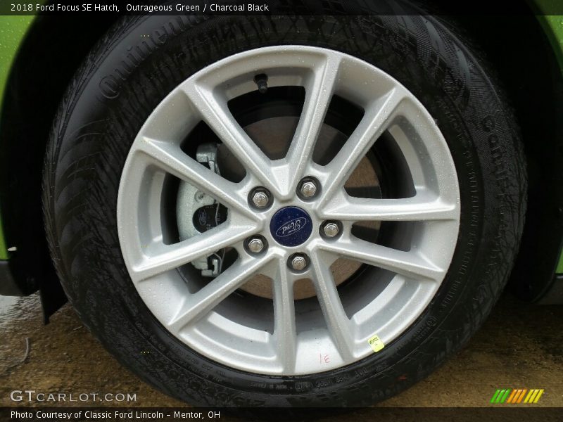 Outrageous Green / Charcoal Black 2018 Ford Focus SE Hatch