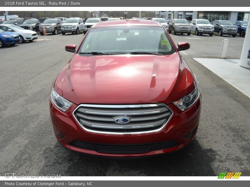 Ruby Red / Dune 2018 Ford Taurus SEL