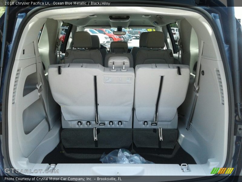 Ocean Blue Metallic / Black/Alloy 2018 Chrysler Pacifica LX