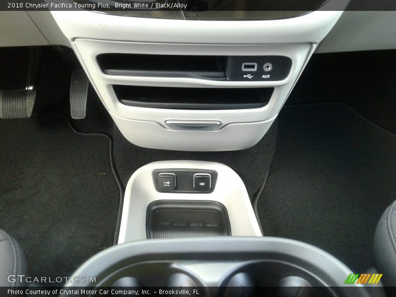 Bright White / Black/Alloy 2018 Chrysler Pacifica Touring Plus