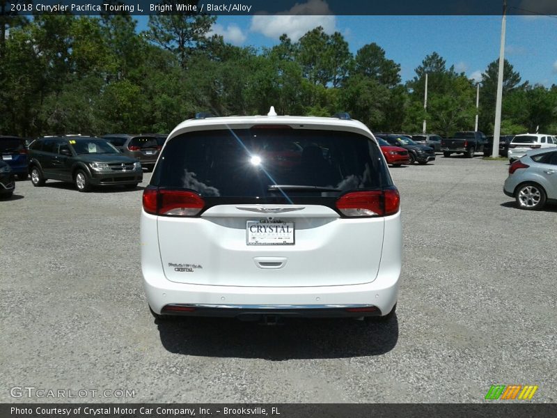 Bright White / Black/Alloy 2018 Chrysler Pacifica Touring L
