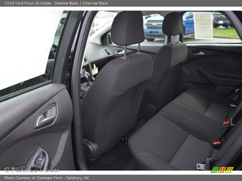 Shadow Black / Charcoal Black 2018 Ford Focus SE Sedan