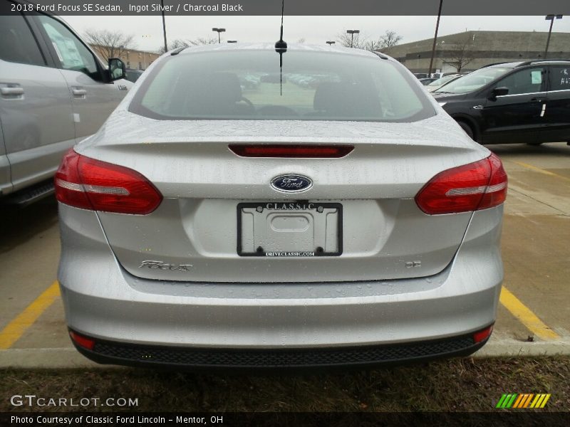 Ingot Silver / Charcoal Black 2018 Ford Focus SE Sedan