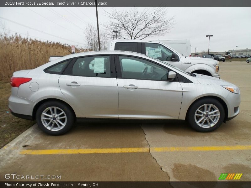 Ingot Silver / Charcoal Black 2018 Ford Focus SE Sedan