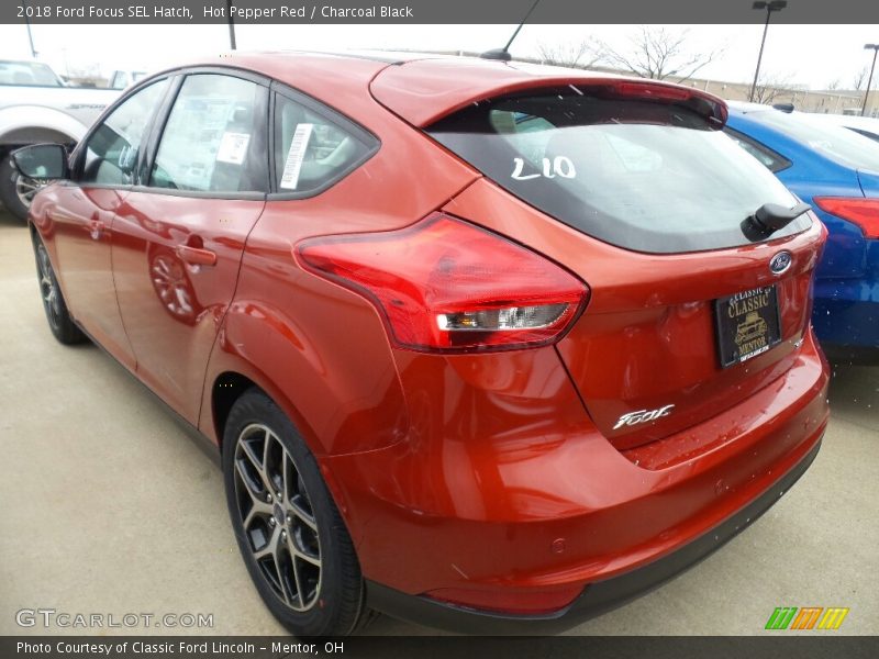 Hot Pepper Red / Charcoal Black 2018 Ford Focus SEL Hatch