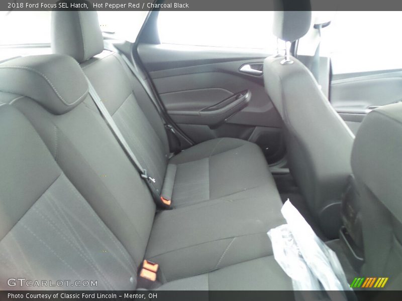 Hot Pepper Red / Charcoal Black 2018 Ford Focus SEL Hatch