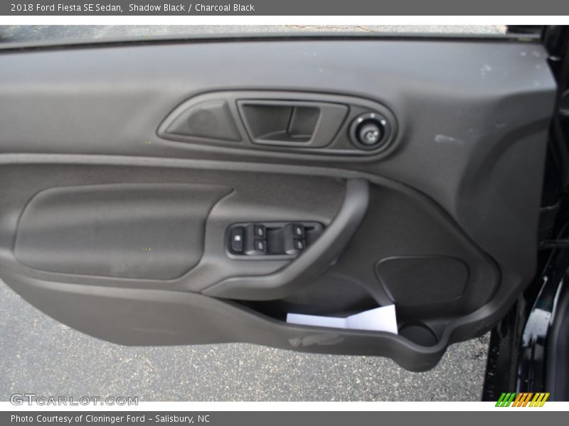 Shadow Black / Charcoal Black 2018 Ford Fiesta SE Sedan