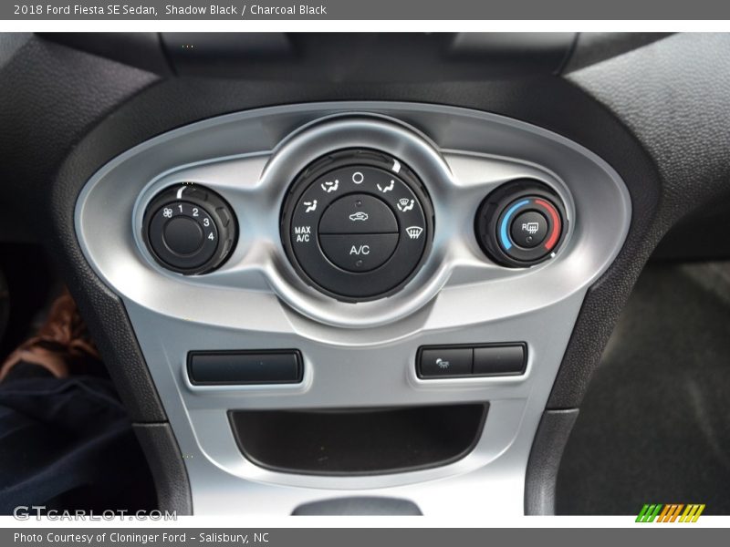 Shadow Black / Charcoal Black 2018 Ford Fiesta SE Sedan