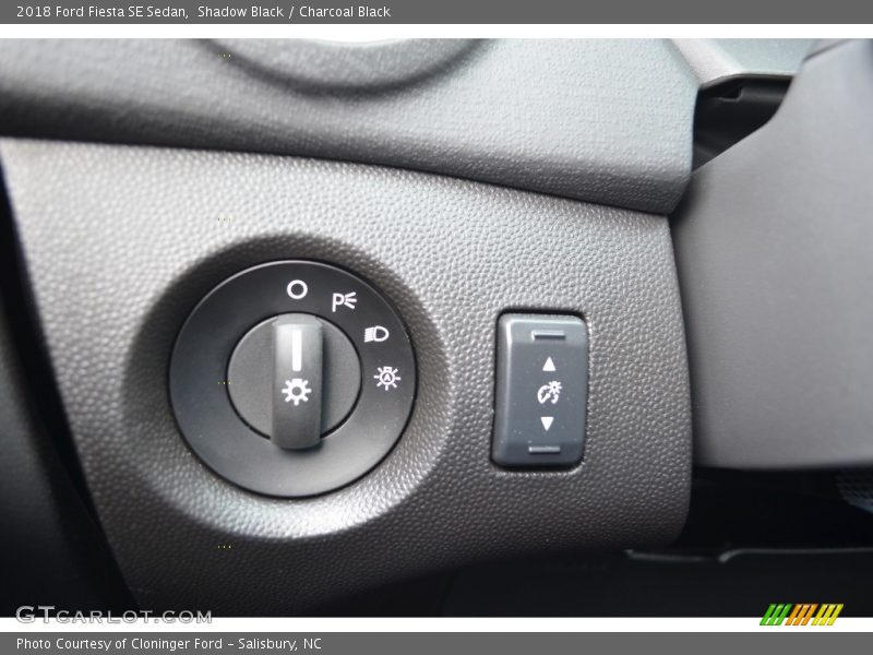 Shadow Black / Charcoal Black 2018 Ford Fiesta SE Sedan