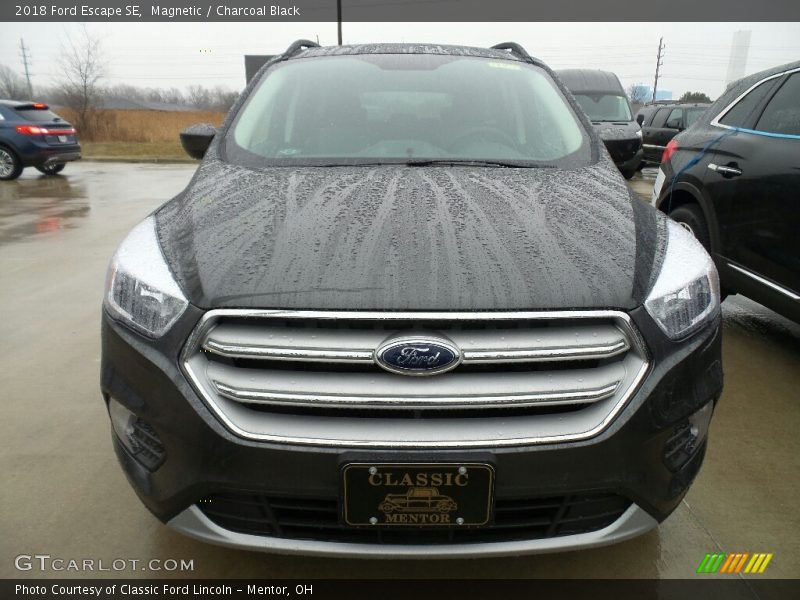 Magnetic / Charcoal Black 2018 Ford Escape SE