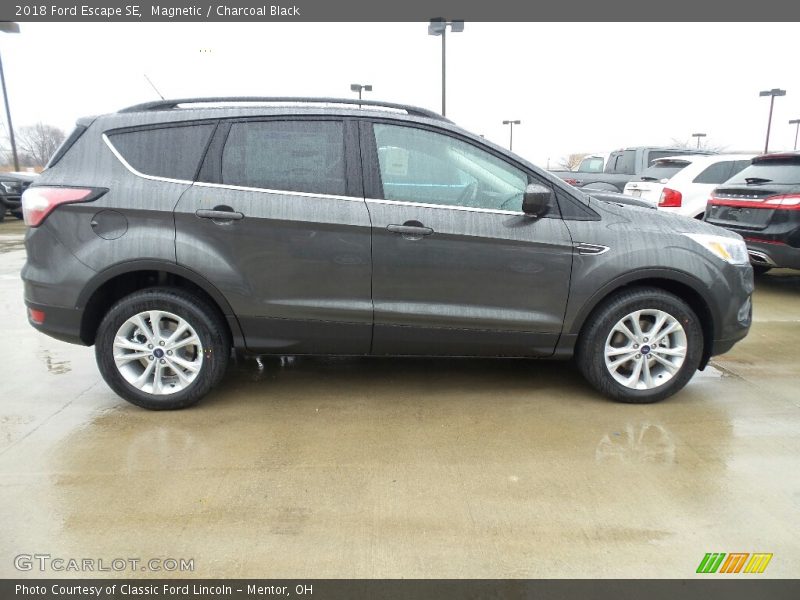 Magnetic / Charcoal Black 2018 Ford Escape SE