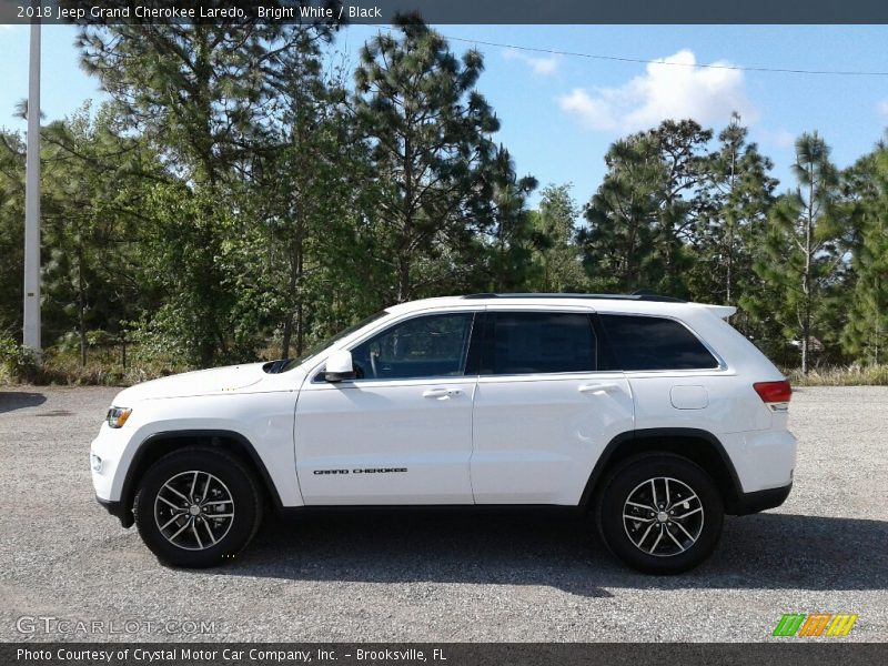 Bright White / Black 2018 Jeep Grand Cherokee Laredo
