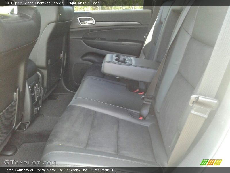 Bright White / Black 2018 Jeep Grand Cherokee Laredo