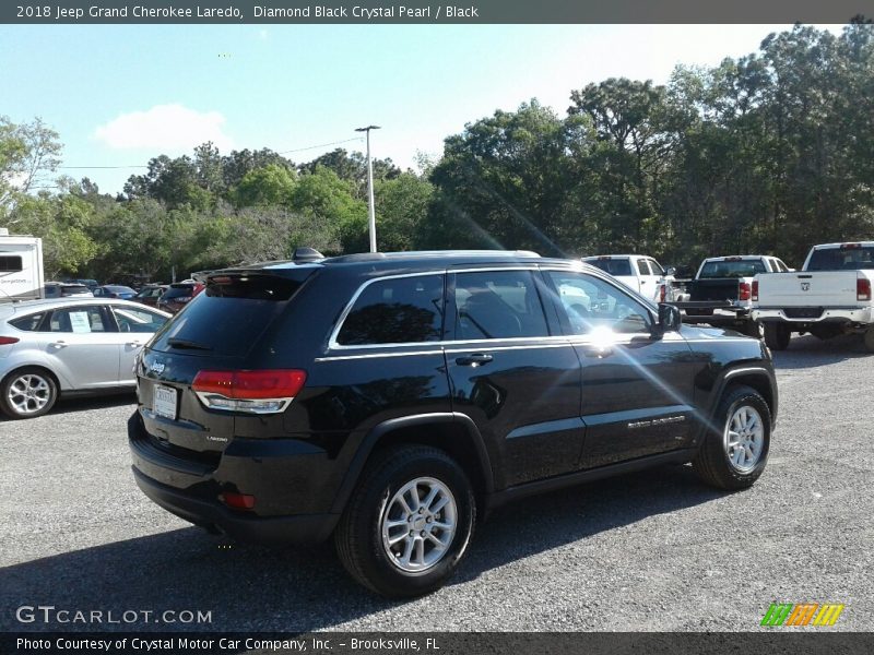 Diamond Black Crystal Pearl / Black 2018 Jeep Grand Cherokee Laredo