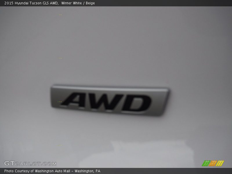 Winter White / Beige 2015 Hyundai Tucson GLS AWD
