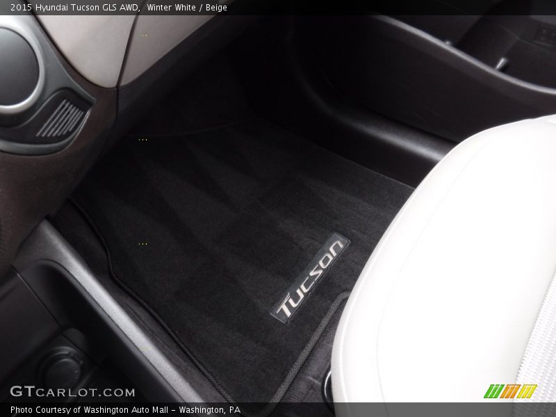 Winter White / Beige 2015 Hyundai Tucson GLS AWD
