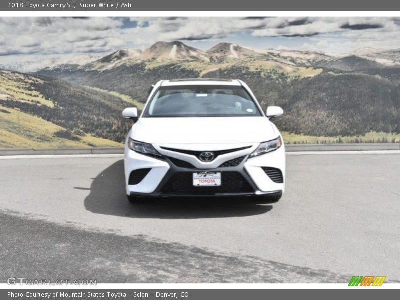 Super White / Ash 2018 Toyota Camry SE
