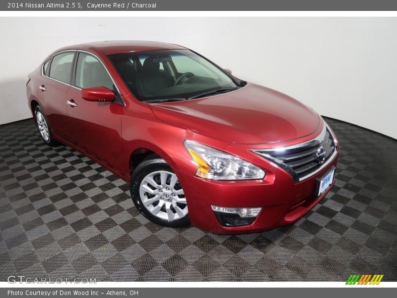 Cayenne Red / Charcoal 2014 Nissan Altima 2.5 S