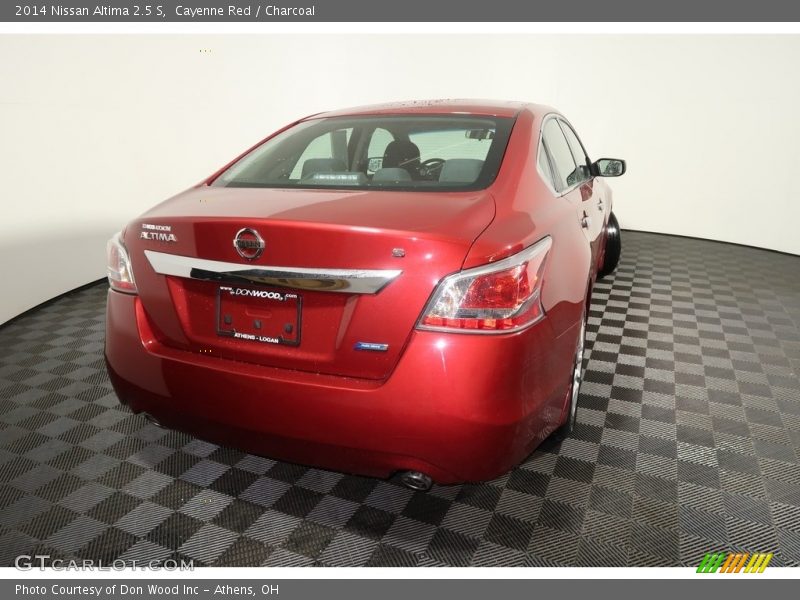 Cayenne Red / Charcoal 2014 Nissan Altima 2.5 S