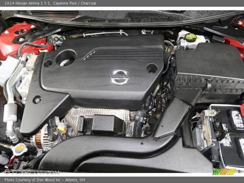 Cayenne Red / Charcoal 2014 Nissan Altima 2.5 S