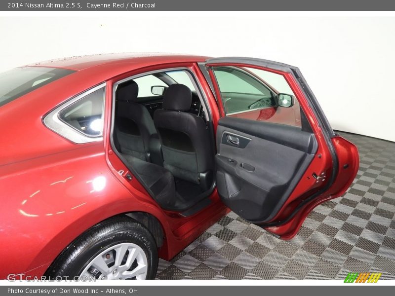 Cayenne Red / Charcoal 2014 Nissan Altima 2.5 S