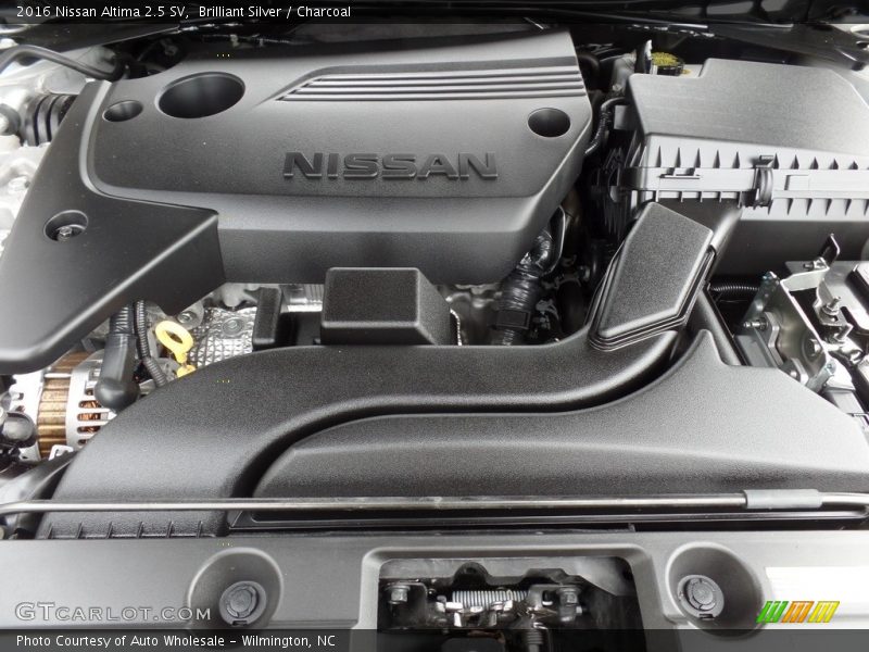 Brilliant Silver / Charcoal 2016 Nissan Altima 2.5 SV