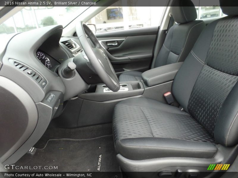 Brilliant Silver / Charcoal 2016 Nissan Altima 2.5 SV