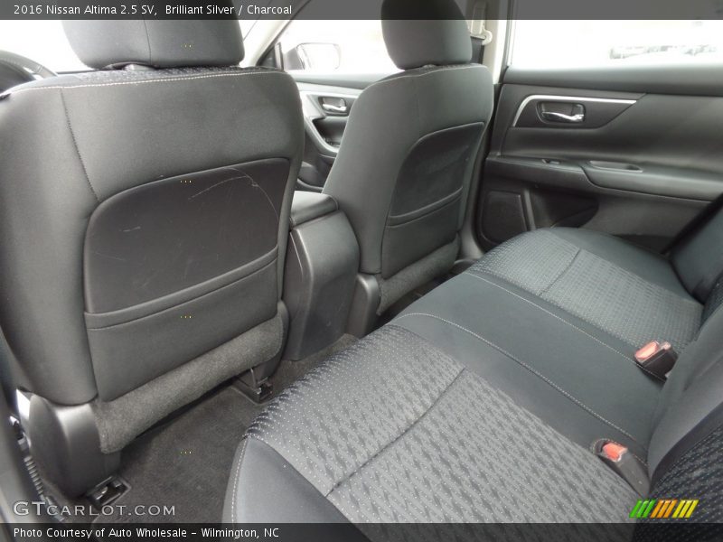 Brilliant Silver / Charcoal 2016 Nissan Altima 2.5 SV