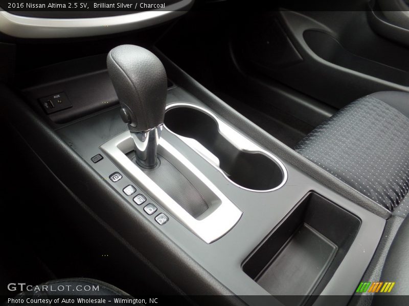 Brilliant Silver / Charcoal 2016 Nissan Altima 2.5 SV
