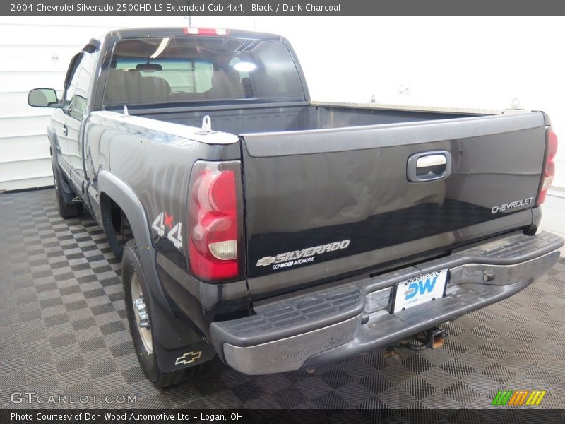 Black / Dark Charcoal 2004 Chevrolet Silverado 2500HD LS Extended Cab 4x4