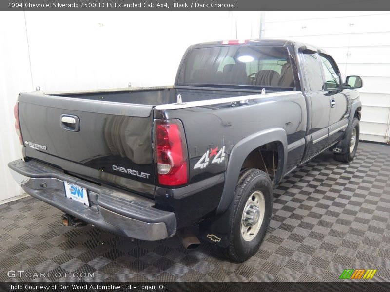 Black / Dark Charcoal 2004 Chevrolet Silverado 2500HD LS Extended Cab 4x4