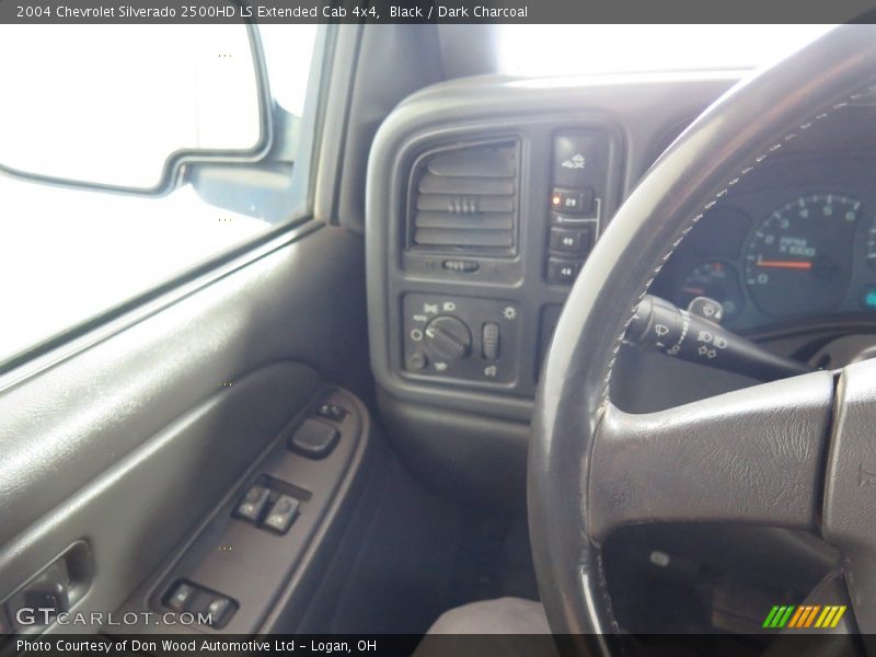 Black / Dark Charcoal 2004 Chevrolet Silverado 2500HD LS Extended Cab 4x4
