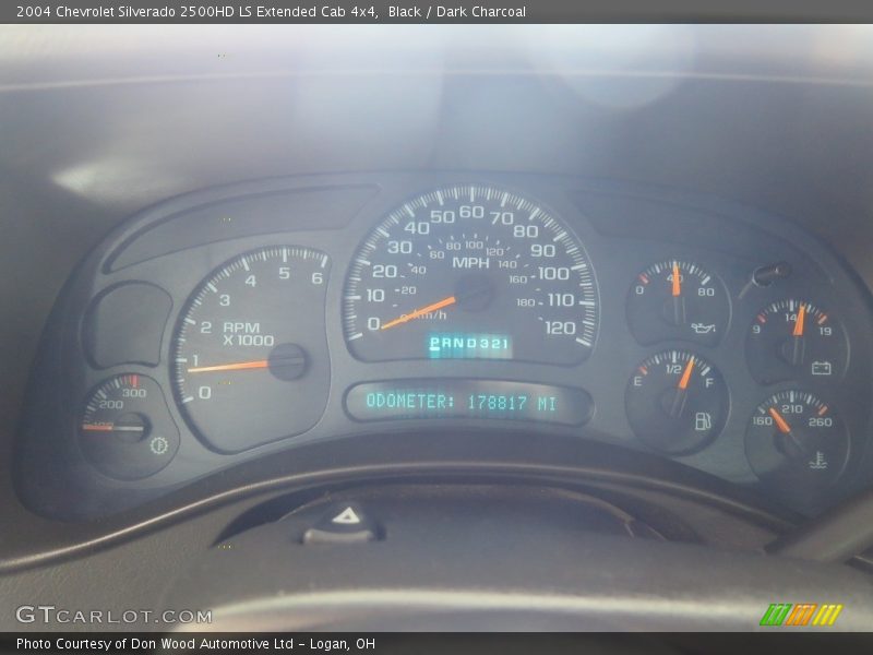 Black / Dark Charcoal 2004 Chevrolet Silverado 2500HD LS Extended Cab 4x4