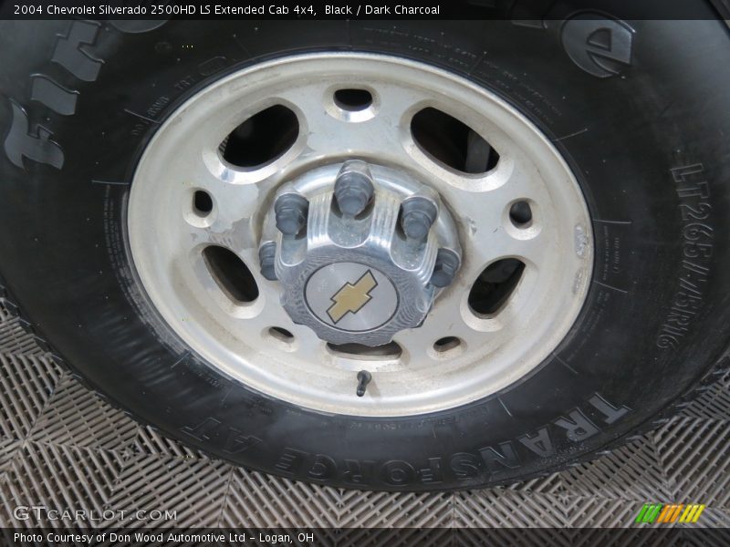 Black / Dark Charcoal 2004 Chevrolet Silverado 2500HD LS Extended Cab 4x4