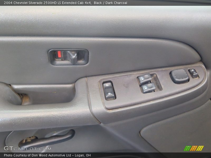 Black / Dark Charcoal 2004 Chevrolet Silverado 2500HD LS Extended Cab 4x4