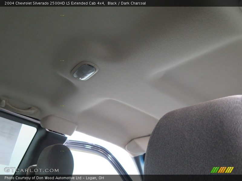Black / Dark Charcoal 2004 Chevrolet Silverado 2500HD LS Extended Cab 4x4