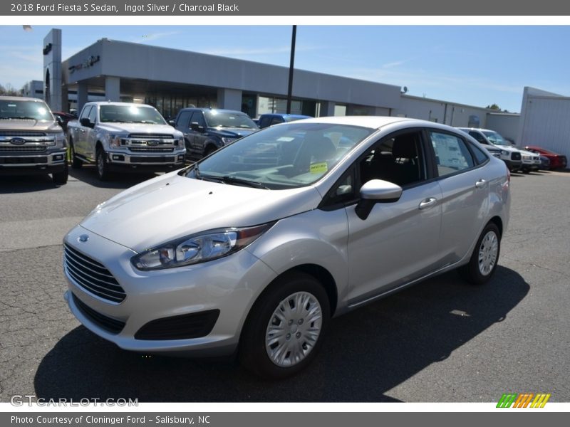Ingot Silver / Charcoal Black 2018 Ford Fiesta S Sedan