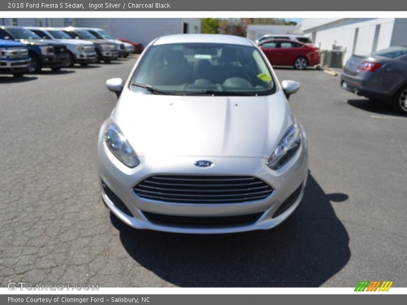 Ingot Silver / Charcoal Black 2018 Ford Fiesta S Sedan