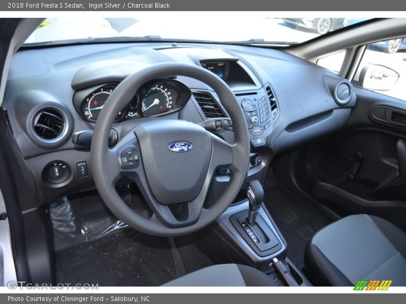 Ingot Silver / Charcoal Black 2018 Ford Fiesta S Sedan