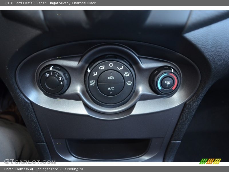 Ingot Silver / Charcoal Black 2018 Ford Fiesta S Sedan