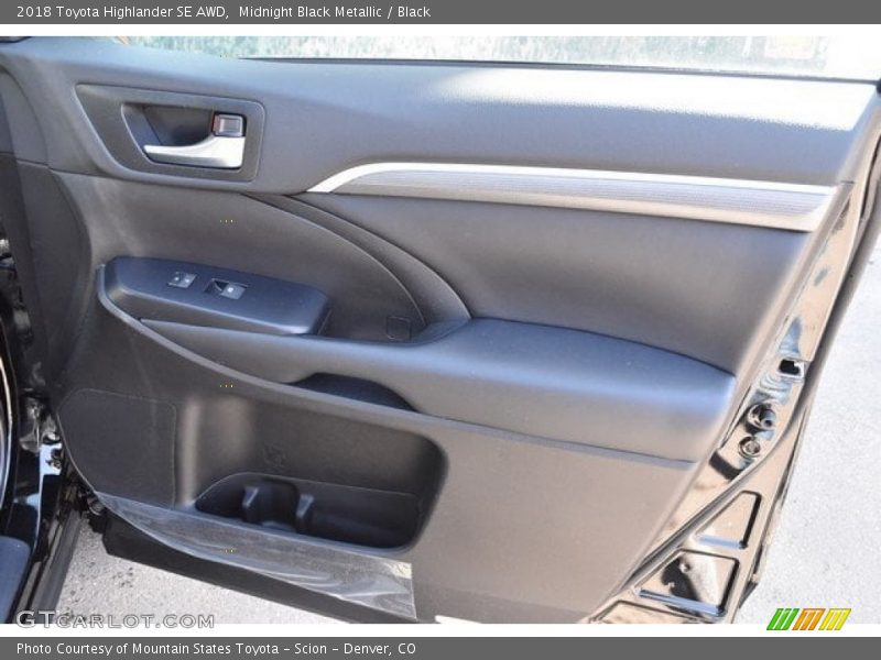 Midnight Black Metallic / Black 2018 Toyota Highlander SE AWD