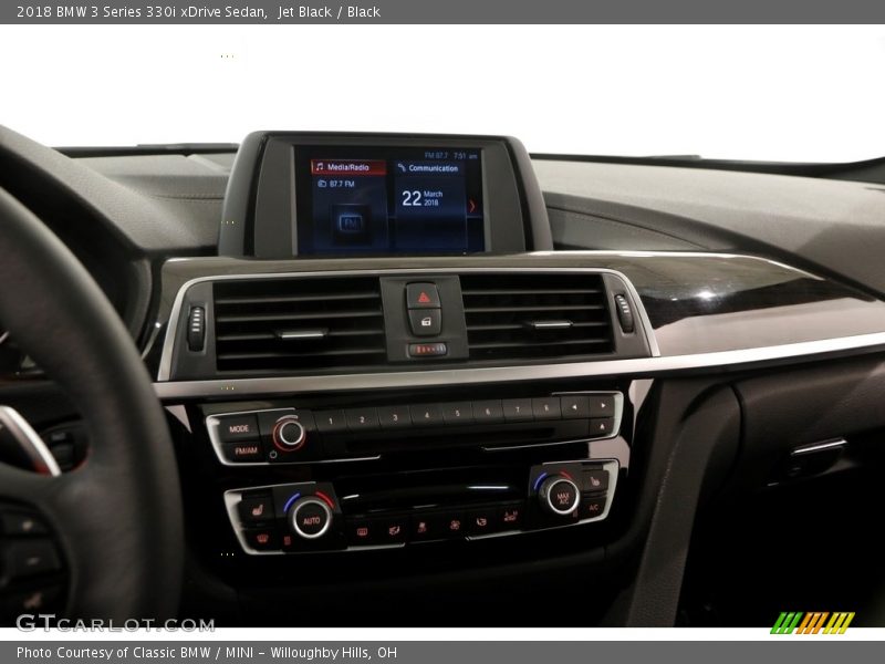 Jet Black / Black 2018 BMW 3 Series 330i xDrive Sedan