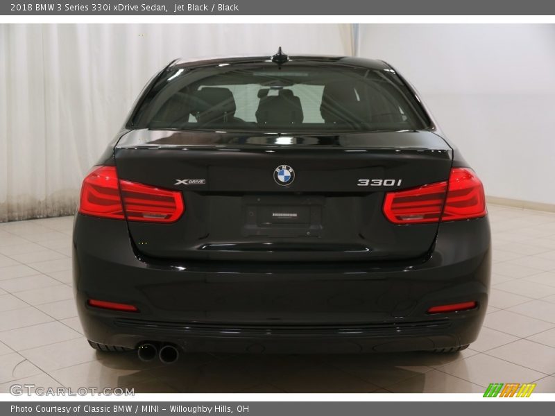 Jet Black / Black 2018 BMW 3 Series 330i xDrive Sedan