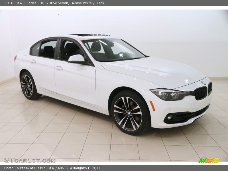 Alpine White / Black 2018 BMW 3 Series 330i xDrive Sedan