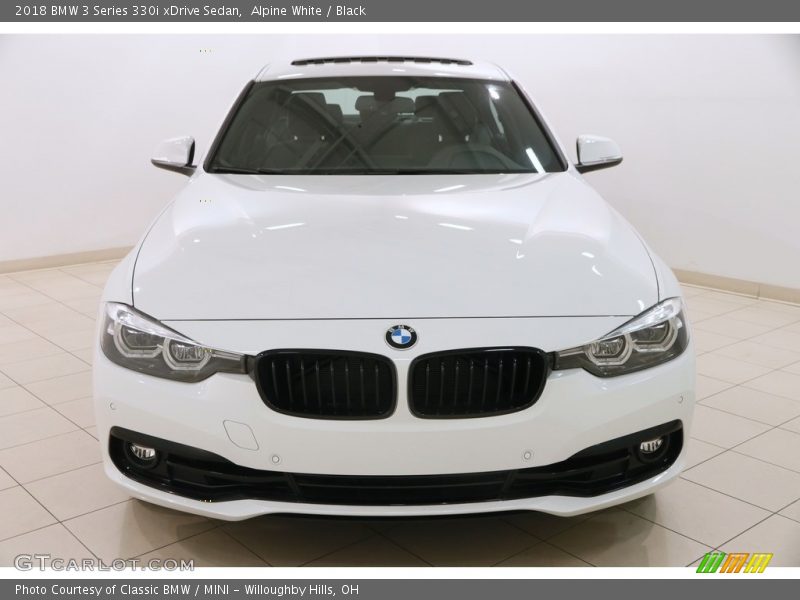 Alpine White / Black 2018 BMW 3 Series 330i xDrive Sedan
