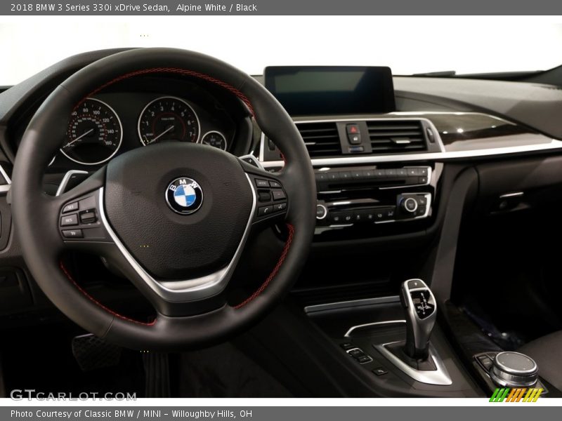 Alpine White / Black 2018 BMW 3 Series 330i xDrive Sedan