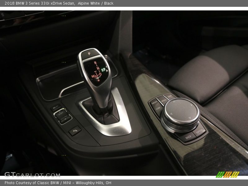Alpine White / Black 2018 BMW 3 Series 330i xDrive Sedan
