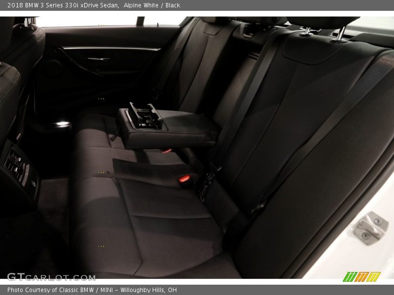Alpine White / Black 2018 BMW 3 Series 330i xDrive Sedan