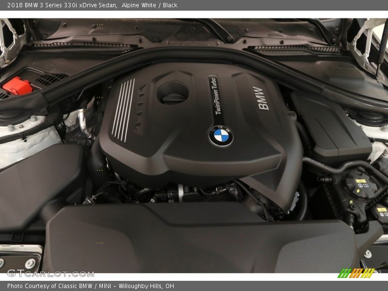 Alpine White / Black 2018 BMW 3 Series 330i xDrive Sedan
